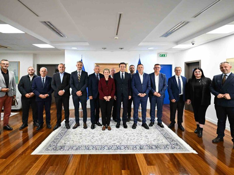 DOK VUČIĆEVA POLICIJA „HAPSI“ IZMIŠLJENE ŠPIJUNE PO JAGODINI: Kurti okupio albanske stranke iz Preševa i Bujanovca, traži 5 poslaničkih mesta u Skupštini Srbije!