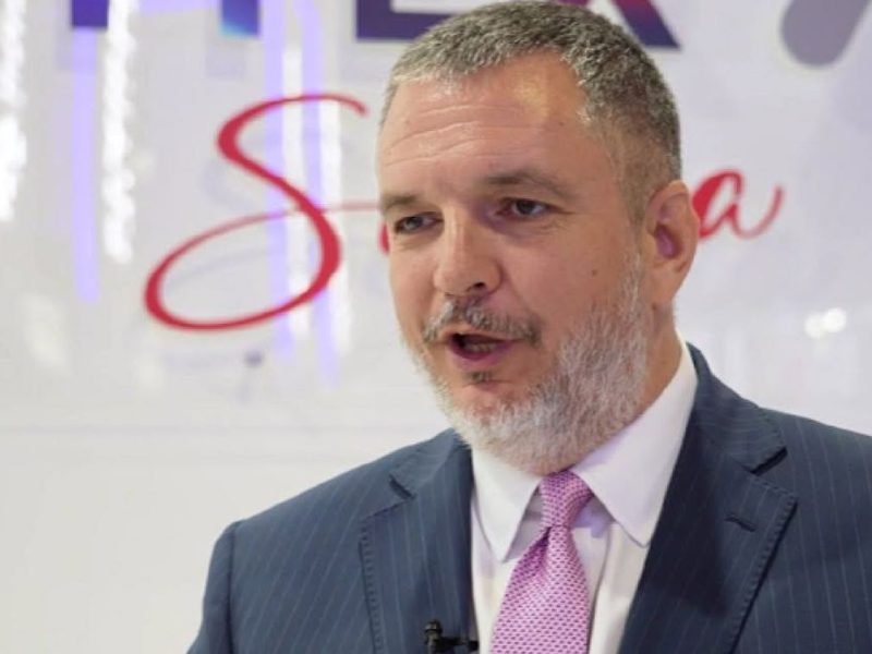 SRBI SA BLISKOG ISTOKA BESNI: “Zašto ste nas pozivali da se prijavimo ako nam ne date da glasamo!”