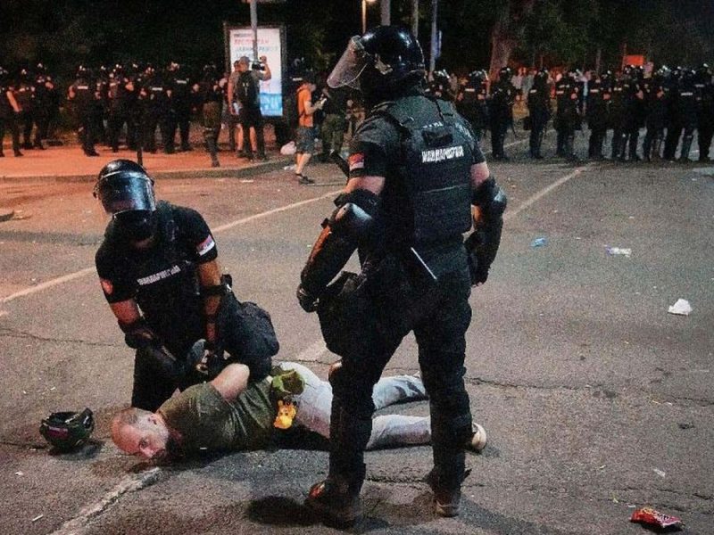 ADVOKATI DOSTUPNI 24 ČASA DNEVNO: Akademski krizni centar pozvao članove akademske zajednice da prijave ukoliko budu uhapšeni!