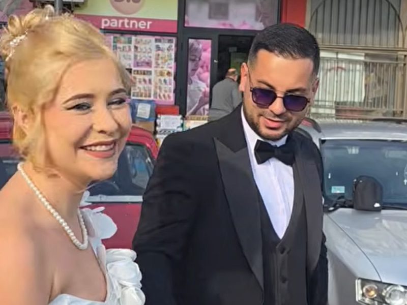 „ZAJEDNO SMO REŠILI DA POBEDIMO OVAMO, PA DA POBEDIMO U ŽIVOTU“: Prizor mladenaca kako glasaju na izborima oduševio Srbiju! (VIDEO)